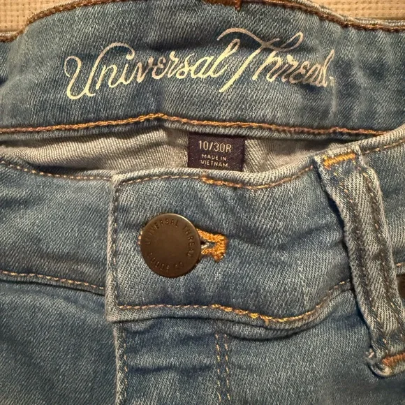 Universal Thread Light Blue Denim Jean Shorts Size 10 - Picture 3 of 4